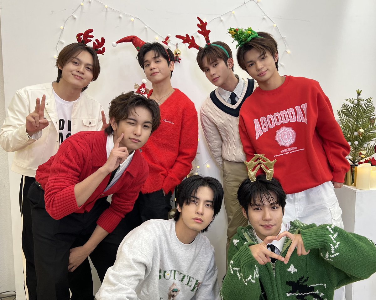 HORI7ONofficial's tweet photo. 2024. 12. 05.

@ JJAANN X-Mas Party

#HORI7ON #호라이즌 https://t.co/br2Mh0n9qs