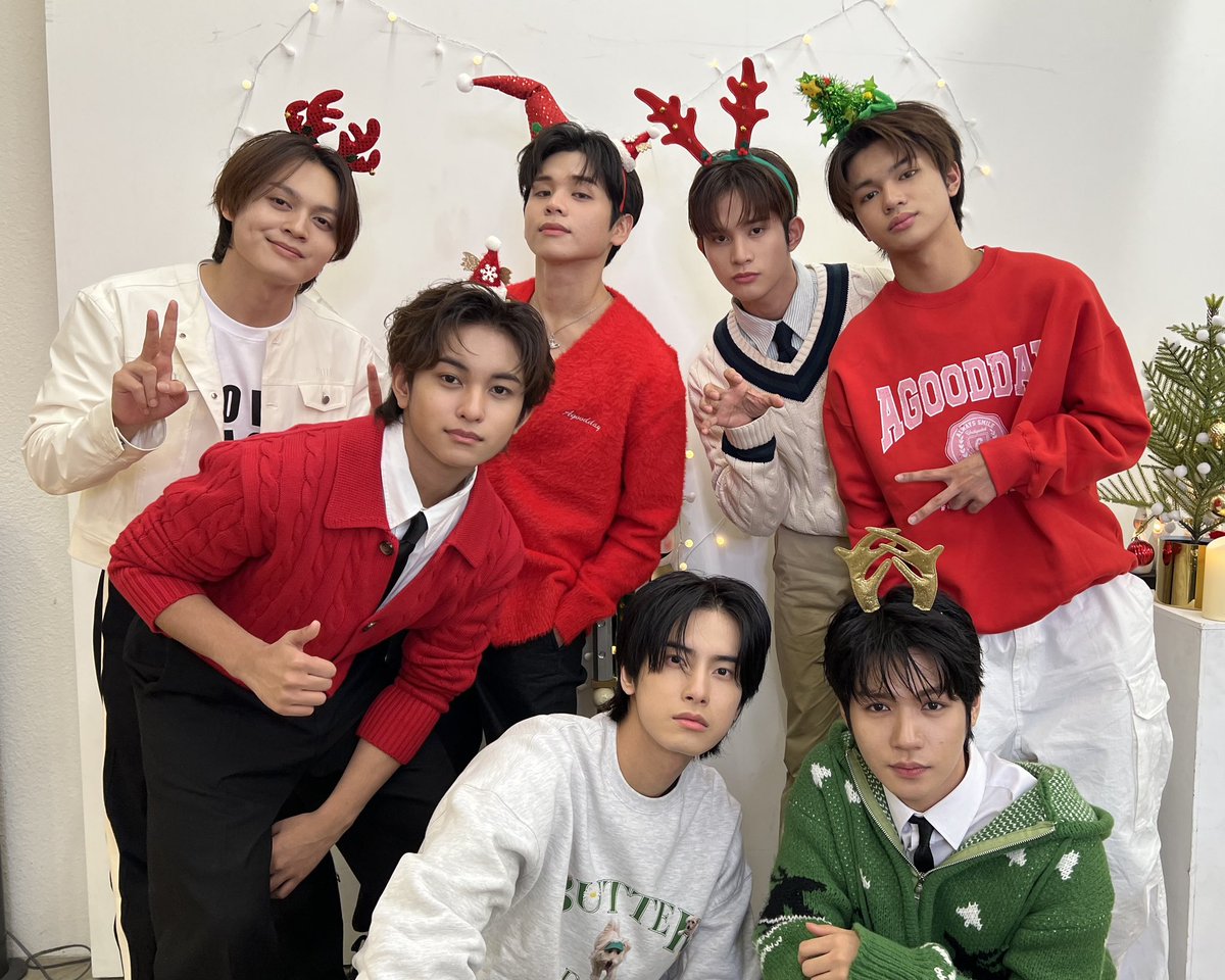 2024. 12. 05.

@ JJAANN X-Mas Party

#HORI7ON #호라이즌