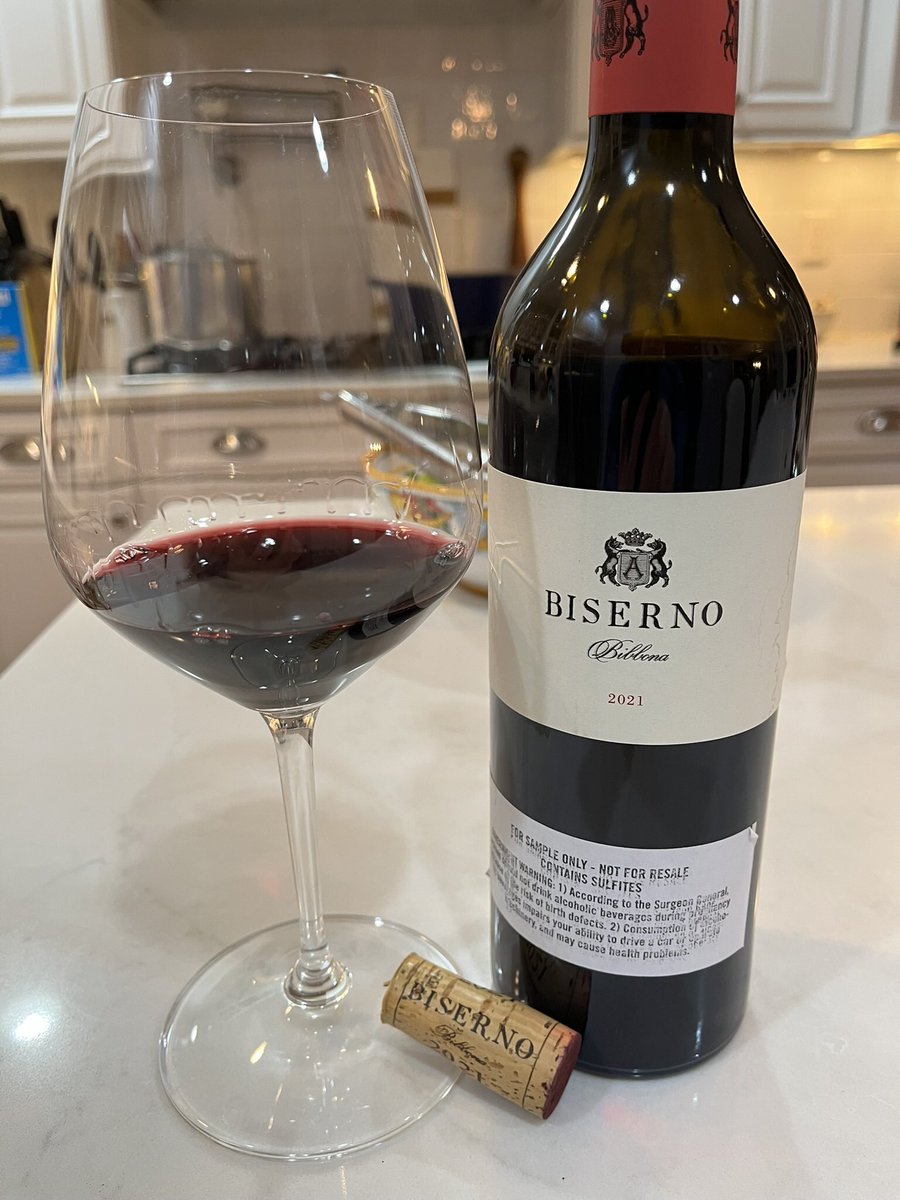 JohnMFodera's tweet photo. Boom! A new installment of #TuscanSnips is live. 7 reviews. Some new releases, some Cellar gems #Tuscanvines @SeagreenWench @Sassodoro @Gordo19571 @MikeyGio85 @stock_guy1 @Vino101net @JT_in_LA @WinoJimbow @Noles31BB @CarStan1114 @KevinJlew @lebonvinfr
Tuscan Snips – Volume 16 https://t.co/GjjeVMiynk