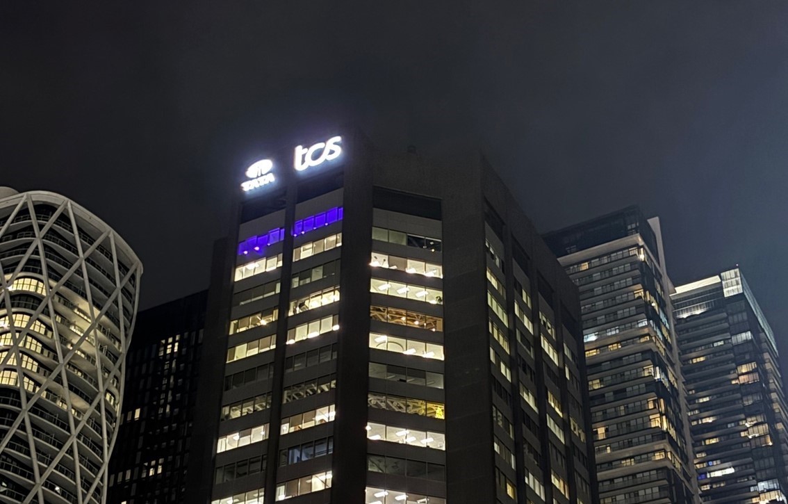 tcs_na's tweet photo. 💜 This week, we proudly joined the #PurpleLightUp movement at #TCSNA, celebrating the remarkable contributions and resilience of individuals with disabilities. We're committed to fostering a culture of inclusivity and empowerment, where everyone can thrive.
#IDPwD #DiversityAndInclusion #InclusionInAction #OneTCS