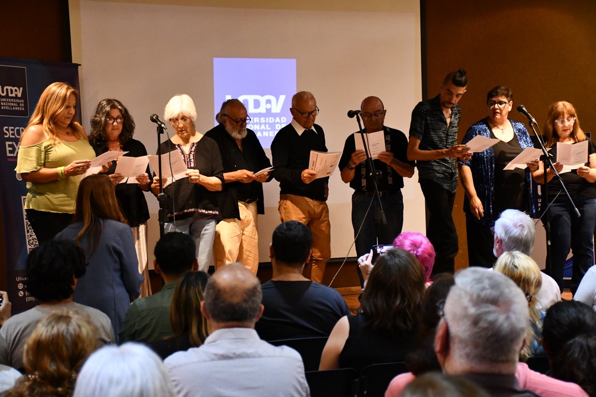 UNDAVOFICIAL's tweet photo. Acto de entrega de certificados de los Talleres #UPAMI en la #UNDAV

📚La Universidad Nacional de #Avellaneda celebró un emotivo encuentro con la comunidad, reafirmando su compromiso con la educación, la memoria y el trabajo colectivo.

🔗+Info: https://t.co/ysrGvp2jU9 https://t.co/AoKT5YwdOc