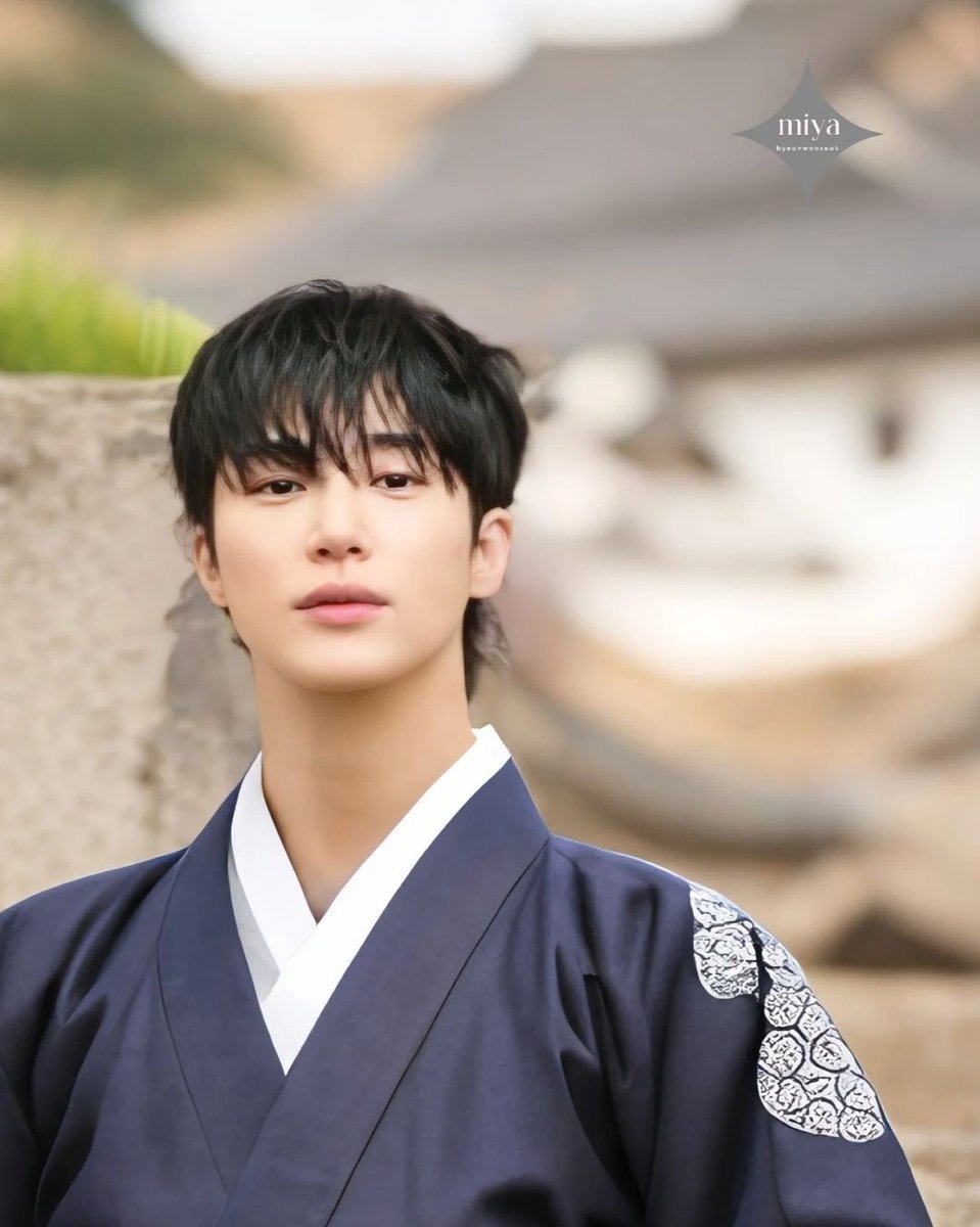 baegijih's tweet photo. 개미쳣다 https://t.co/bZHQ4wb9d9