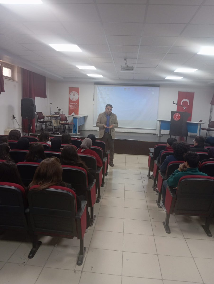 mardinfenlisesi's tweet photo. Okul psikolojik danışmanlarımız Ferhat Karabalık ve Mine Kılıç tarafından Bilinçli Teknoloji ve Sosyal Medya Kullanımı konusunda bilgilendirme çalışması yapıldı. @ali_eyyupkoca @mehmeteminduya1 @MesutCoskun7902 @pdrerdal https://t.co/QkayPezUyh