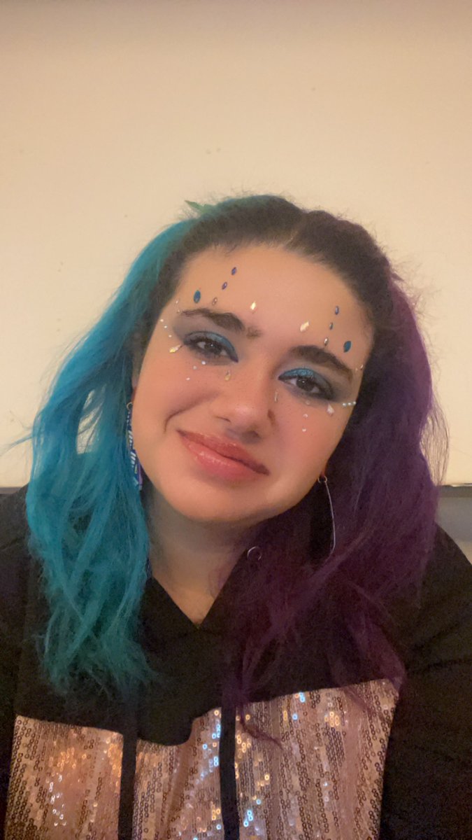 sirenbite's tweet image. Everyone remember my thesis on makeup? Just did my presentation on it for the jury looking like this and I feel crazy and stunning and happy 😊