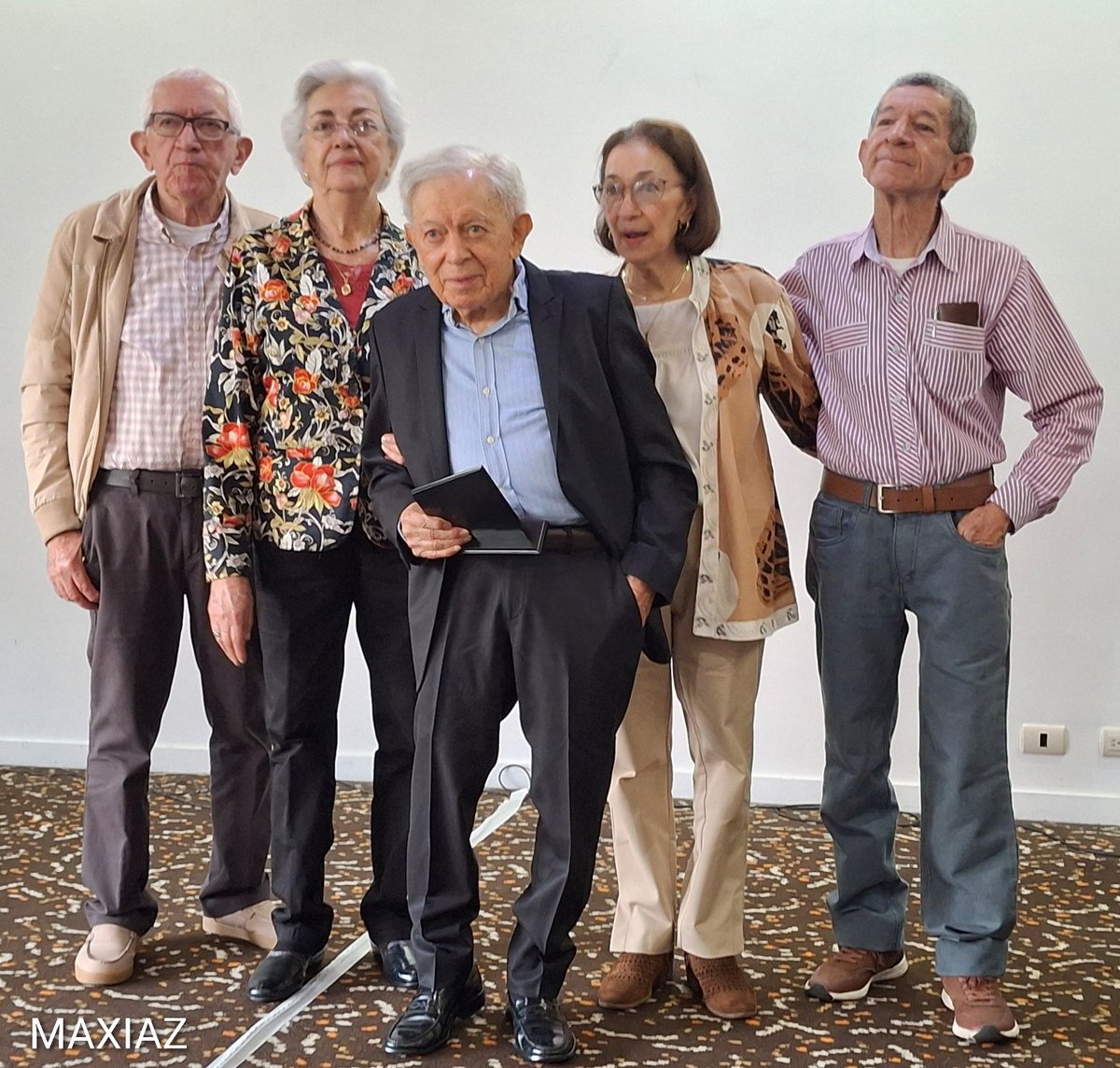 Maxiaz Prensa tweet media