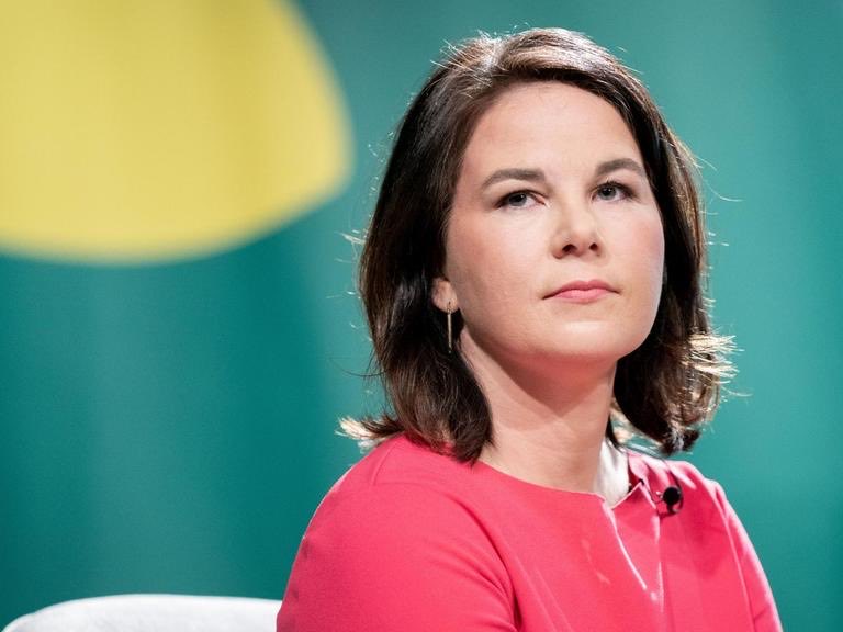 Annalena Baerbock Parody tweet media