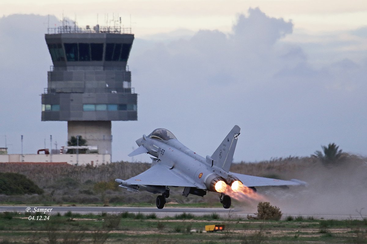 Ayer también también tuvimos la visita en la #BASanJavier de estos dos EF-2000 #Eurofighter "Typhoon" (C.16) "Dólar" del #Ala11, espectacular la salida con los postquemadores <a href="/EjercitoAire/">Ejército del Aire y del Espacio</a> <a href="/SpottersMurcia/">Spotters Murcia</a>