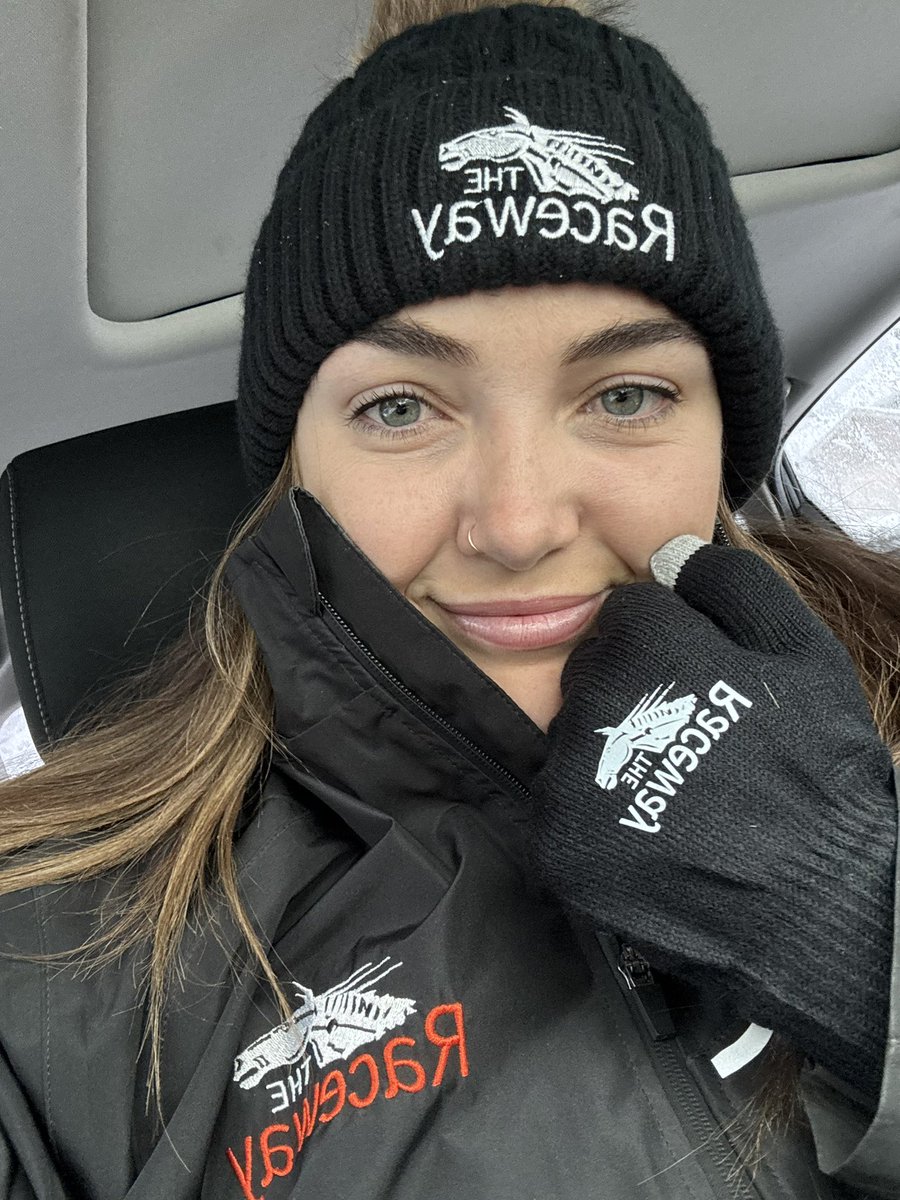 ao94's tweet photo. When you work at a winter track, you’re well prepared at least. 🙈❄️ https://t.co/yjMtbEZIyB