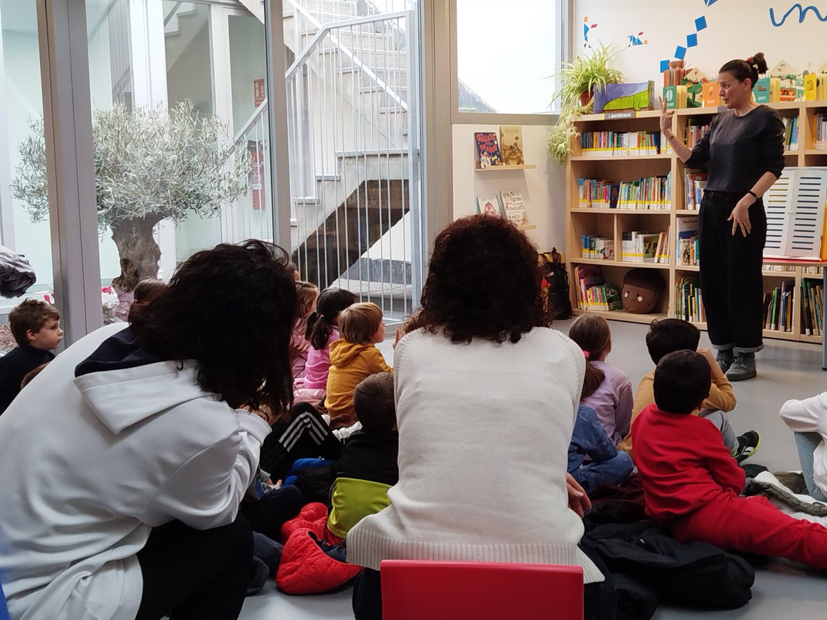 ✨MAÑANA MÁGICA✨
De #UnpuntocuriosoAragón (Jaca) a la @bibliomallen . Una biblioteca repleta de posibilidades, gran trabajo y buen hacer… Un espacio donde Merche, su bibliotecaria, ha creado un hogar donde todas las personas que entran en la biblioteca no quieren irse.