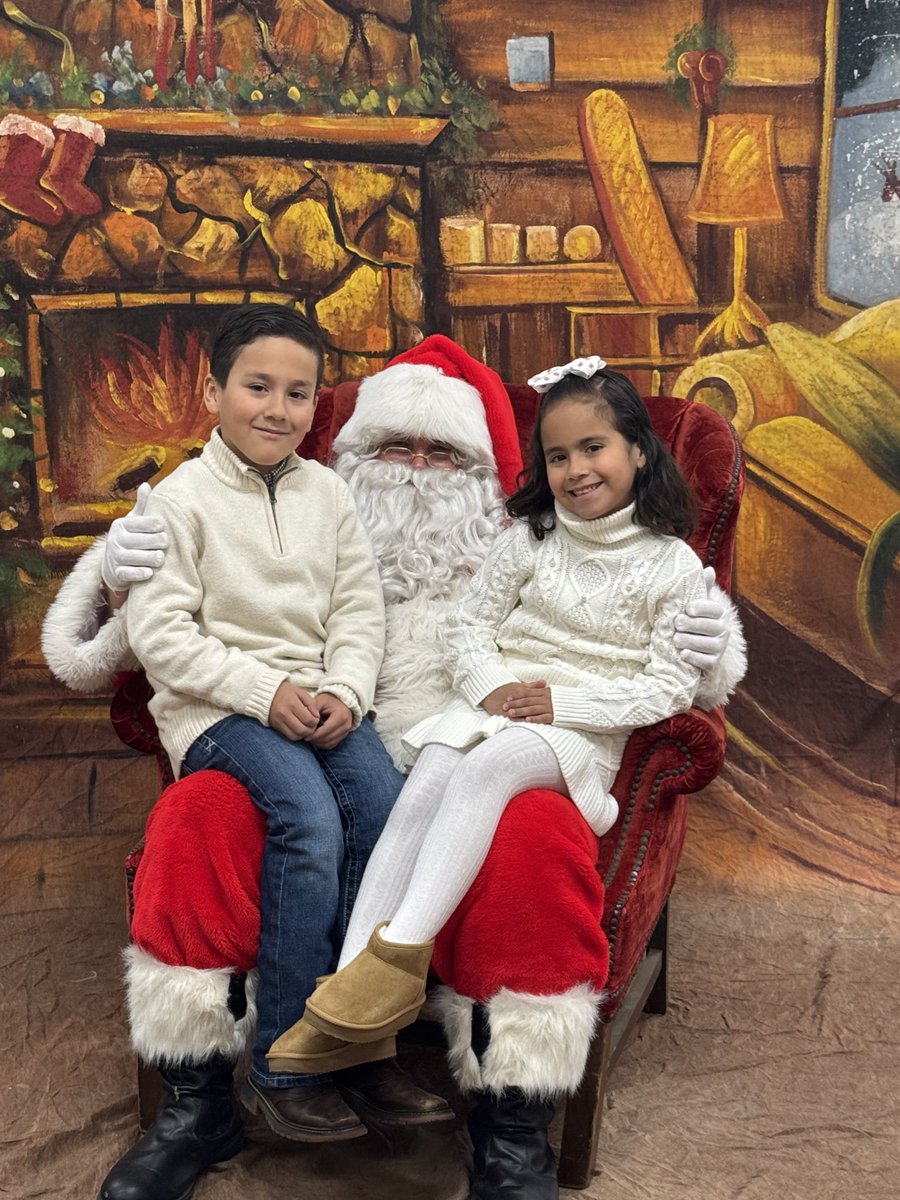 FairElementary's tweet photo. Santa is in the building ! https://t.co/W8pnfgK6gq