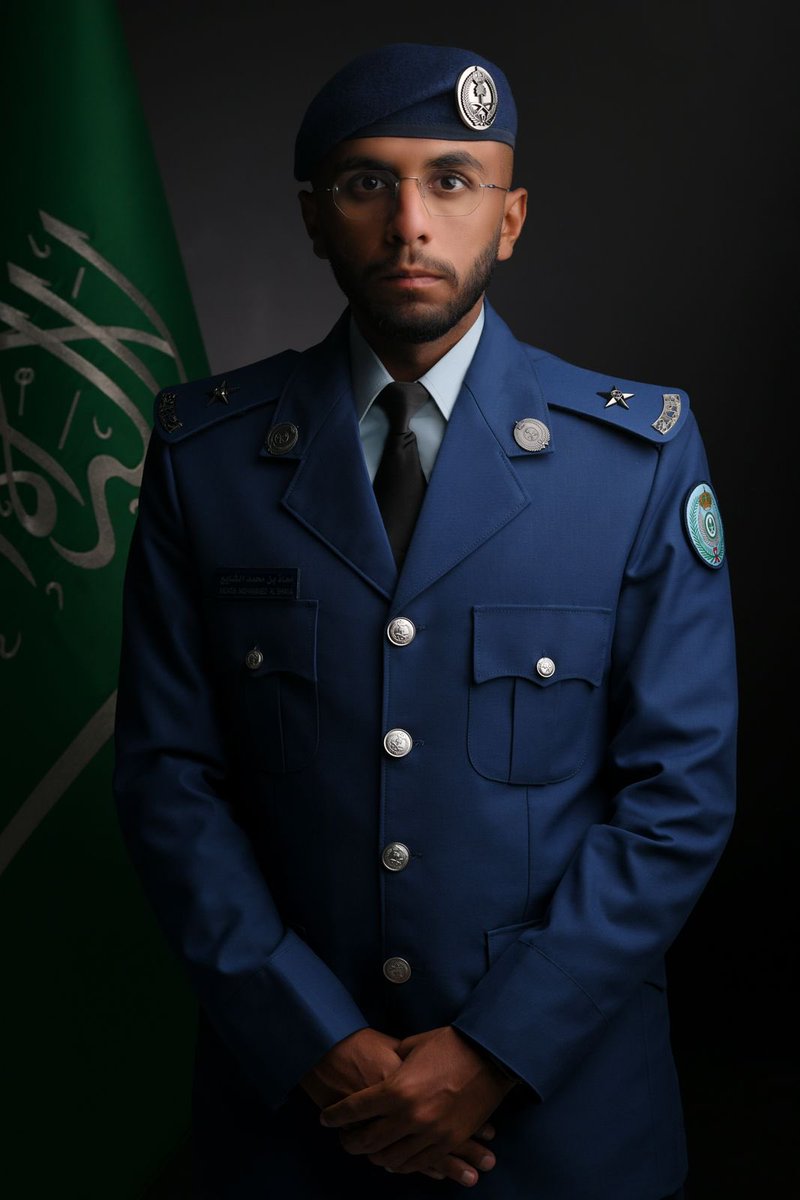 sudair_news's tweet photo. تخرج ابن الوطن من #سدير معاذ بن محمد عبدالكريم الشايع من كلية الملك فيصل الجوية برتبة “ملازم ”.
الف مبروك ونتمنى له التوفيق والسداد لخدمة دينه ووطنه ومليكه .
#روضة_سدير https://t.co/nzLzfrUuLA