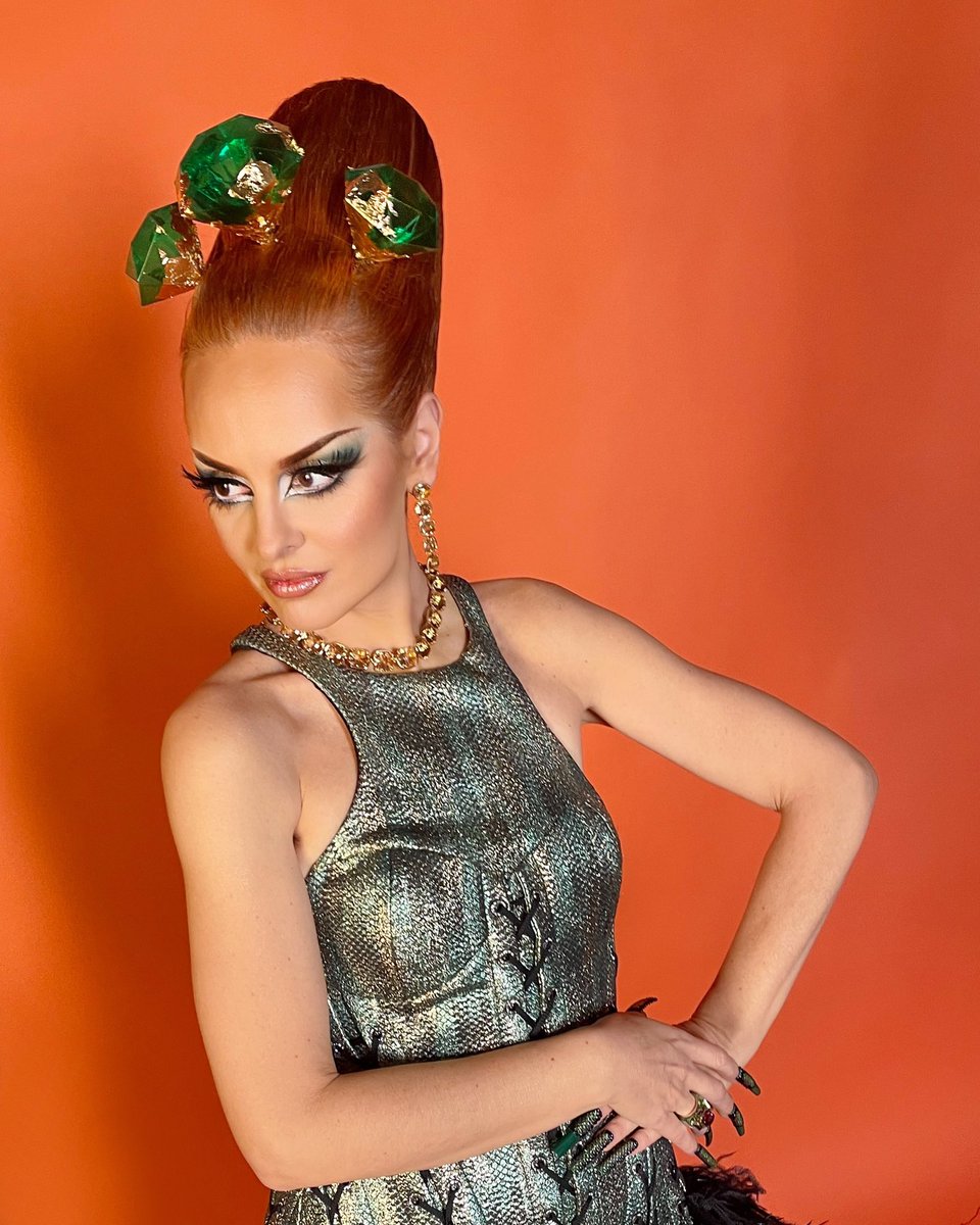 Ana Locking tweet media