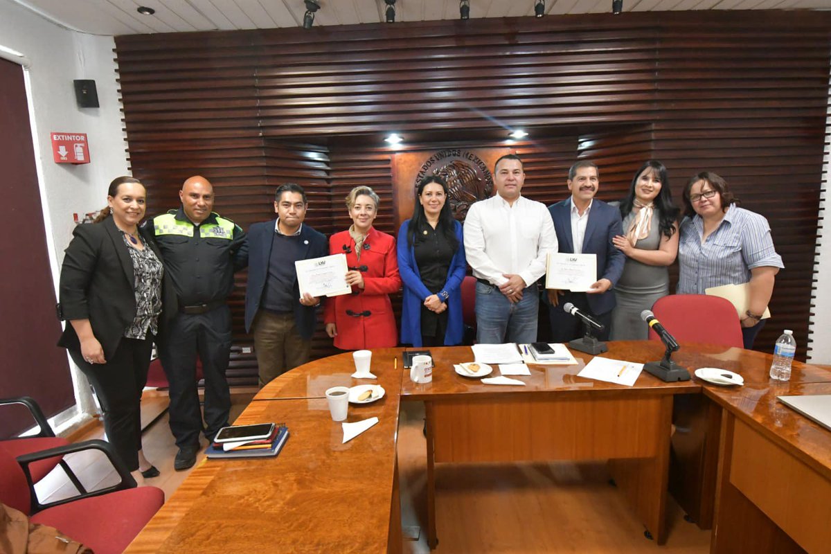 legislaturaZac's tweet photo. #Entérate

📷 La Comisión de Parlamento Abierto celebró una reunión de trabajo para desarrollar el “Panel de Consulta de Parlamento Abierto, Condiciones Laborales de las Personas Trabajadoras de Plataformas de Transporte en Zacatecas. Hacia la Regulación del Transporte Digital". https://t.co/KwnwIqIsCI