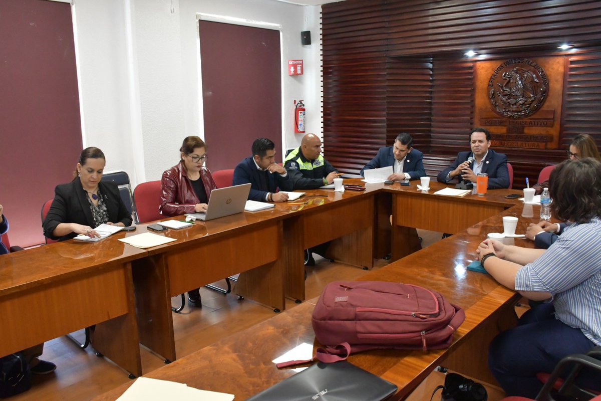 legislaturaZac's tweet photo. #Entérate

📷 La Comisión de Parlamento Abierto celebró una reunión de trabajo para desarrollar el “Panel de Consulta de Parlamento Abierto, Condiciones Laborales de las Personas Trabajadoras de Plataformas de Transporte en Zacatecas. Hacia la Regulación del Transporte Digital". https://t.co/KwnwIqIsCI