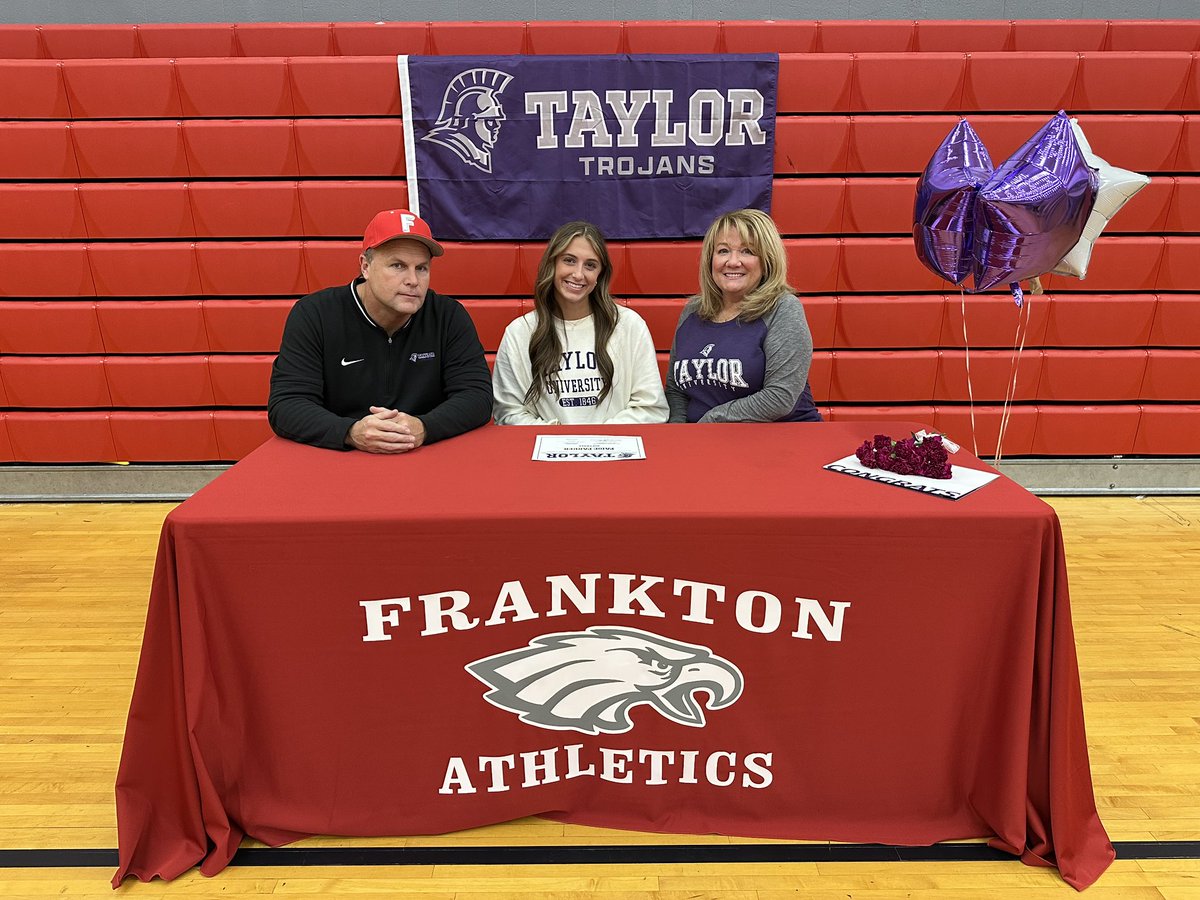 Congrats to Paige Parker. She will be continuing her academic and softball career at Taylor Universiry.
#EaglesSoar