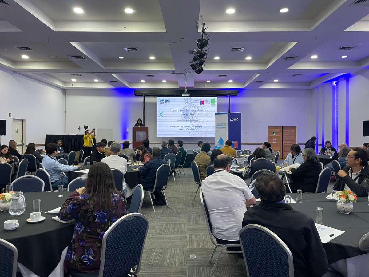 2aJunta's tweet image. Ahora, en #Quillota, participando en el lanzamiento de la Hoja de Ruta elaborada por el PER Gestión Hídrica Valparaíso, que contiene la programación de iniciativas para contribuir al cierre de brechas, y que fue construido en conjunto con los actores del territorio. 🙌