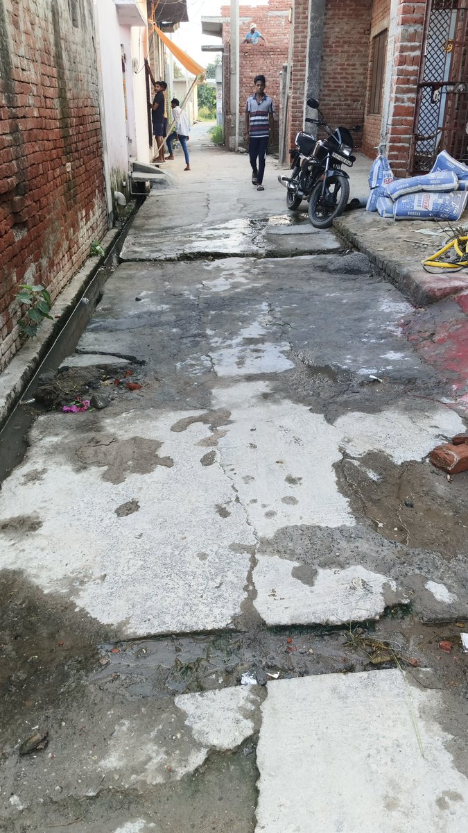 KumarSudha75244's tweet photo. @CMOfficeUP पता.  ग्राम दौलत ढिकारी तहसील एवं ब्लॉक धौलाना जिला हापुड (245301) 
विषय..  नाली AVN रास्ता सही नहीं और सफ़ाई नहीं करने के लिए प्रधान के ख़िलाफ़ शिकायत पत्र। 

विवेचना . नंदकिशोर. और उदयपाल ने अपने घर के सामने क्रॉस नली निकल राखी है जिस कारण यह पानी जमा हो जाता है https://t.co/fVPZa5VFNb