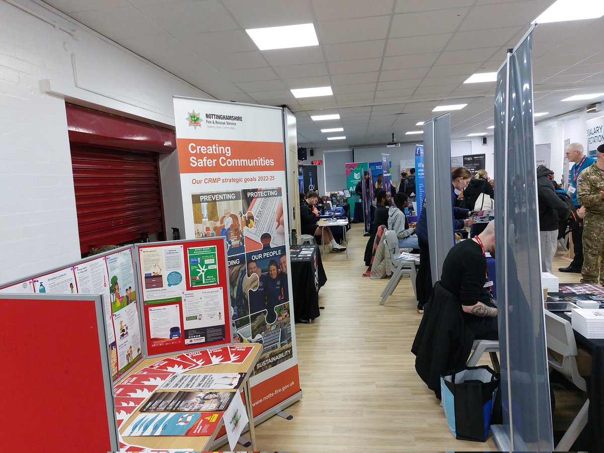 CraigCooperNFRS's tweet photo. I attended Redhill Academy yesterday for their careers fair. I spoke with hundreds of young people from year 9 up to upper 6th form in relation what It's like to work for @nottsfire &amp; the range of roles we have available to those wanting to make a difference within the community https://t.co/SGCAxEHJpI