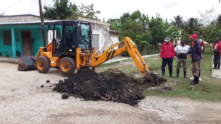 YarisneyPe39591's tweet photo. Se reparan las principales conexiones del Acueducto Tamarindo #Florencia que impedían el abasto eficiente de agua, sobre todo en zonal altas. #DePieYTrabajando #SinPerderUnDía https://t.co/oC6sjJwzbS