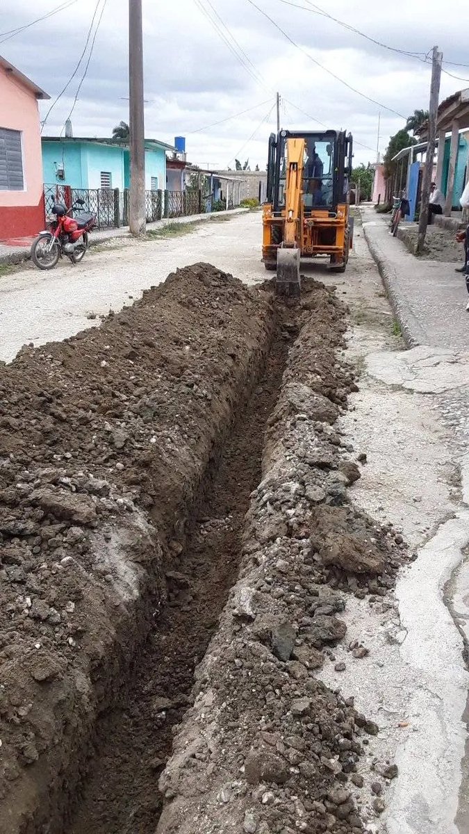 Se reparan las principales conexiones del Acueducto Tamarindo #Florencia que impedían el abasto eficiente de agua, sobre todo en zonal altas. #DePieYTrabajando #SinPerderUnDía