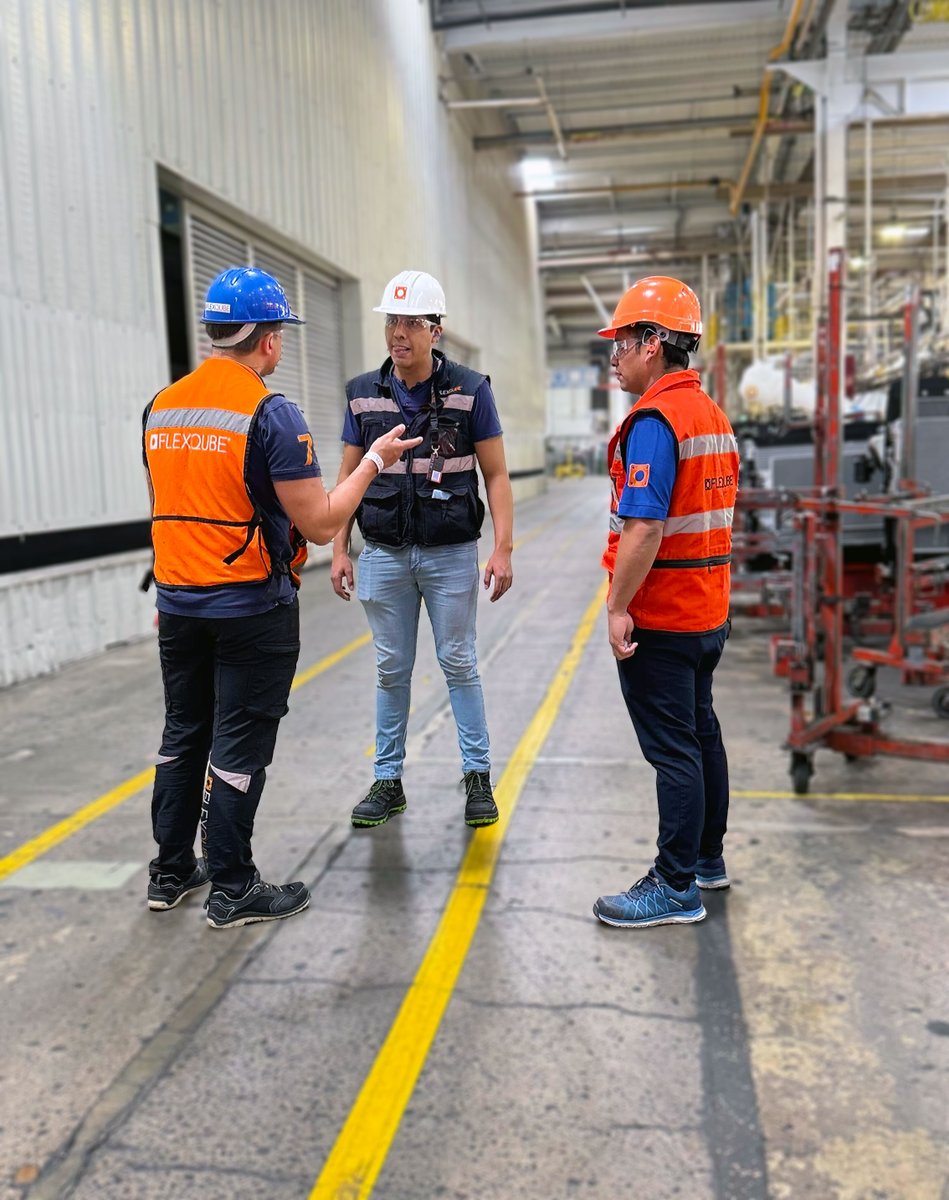 FlexQube's tweet image. Touchdown! 🤖 

Our innovative AMR system has officially landed in Mexico for the first time—a significant milestone for FlexQube! 🎉

To learn more about our AMR system, visit our website or contact our sales reps!

#amr #innovation #autonomousmobilerobot #robotics #tech
