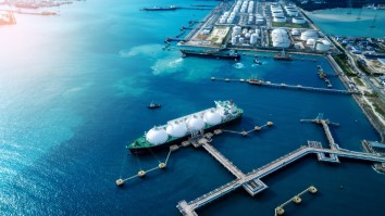 InformistMedia's tweet photo. #GSPC is in talks with #TotalEnergies for 60 #LNG cargo, say sources
Click link below to know more about the deal:
https://t.co/0cJiIlfWcR https://t.co/gxPKMwTikX