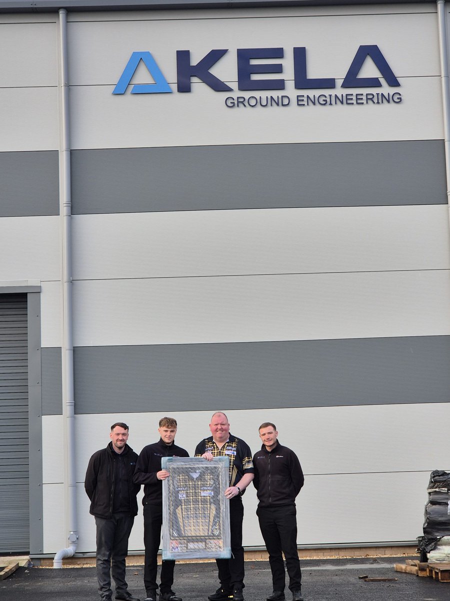 hendo180's tweet photo. Really good to catch up with my newest sponsor, Akela Ground Engineering, and to present them with a framed signed shirt.

Here's me with Odhran Markey, Grant Macaskill and Matthew Stewart from Akela. 

Massive thanks also goes to Peter Whellans and A1 framing. 

Fantastic job. https://t.co/rlTvPttOkM