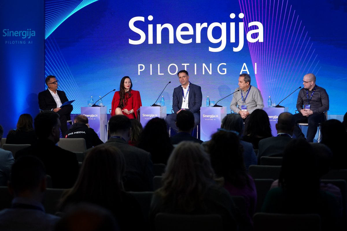 Veštačka inteligencija već sada oblikuje budućnost - poručeno je sa prvog panela Biznis dana! Od naših panelista smo čuli kako AI transformiše industrije, unapređuje procese i oblikuje moderno poslovanje.  #Sinergija24 #PilotingAI