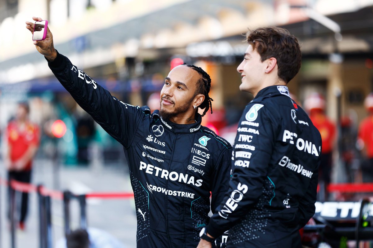 F1's tweet photo. End of an era 🥲

#F1 #AbuDhabiGP @MercedesAMGF1 https://t.co/7v88cocux6