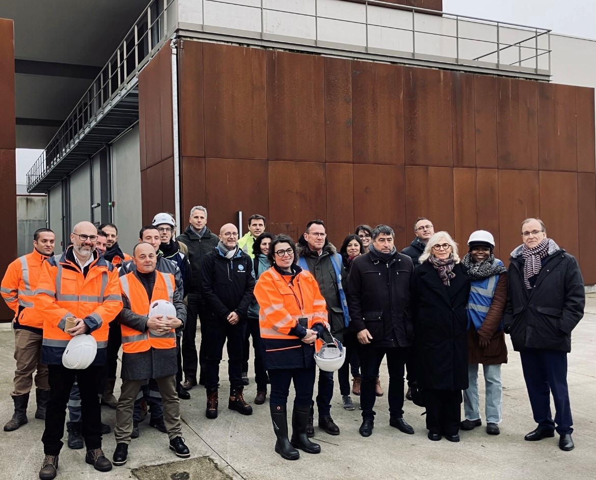 Ce mercredi, les élus et services d'<a href="/metro_orleans/">Orléans Métropole</a> et du <a href="/leloiret/">Le Loiret</a> ont découvert le Poste Source "Orléans"⚡ Conçu pour une durée de vie de plus de 50 ans, il alimente + de 22 000 clients et s'intègre facilement au paysage avec son toit végétalisé et sa structure en bois 🌱