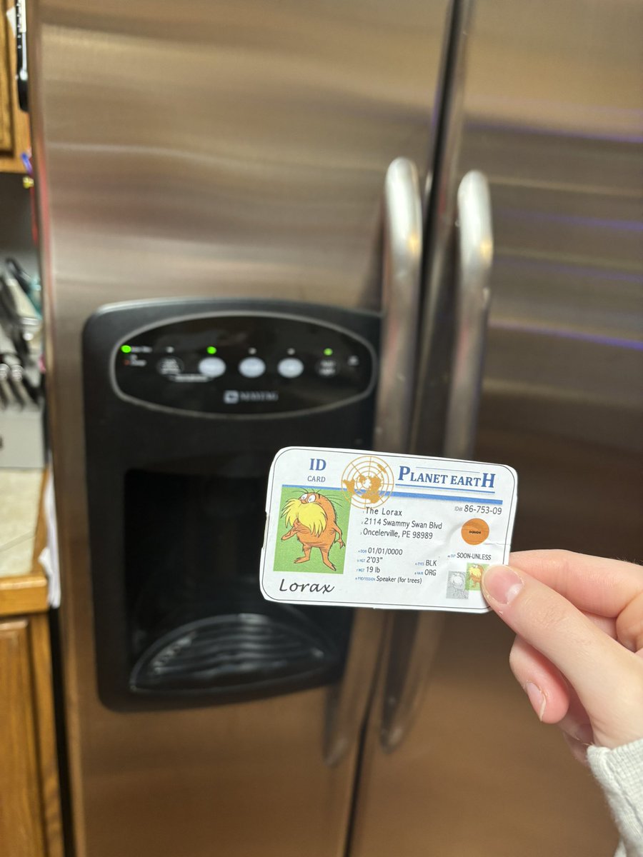 _AveryNowak's tweet photo. My family uses a water filter so our drinking water doesn’t include any bacterias or other harmful chemicals. This way our water is purified and safe to drink! #apeswater #franklinlorax https://t.co/qxihGfqwi1