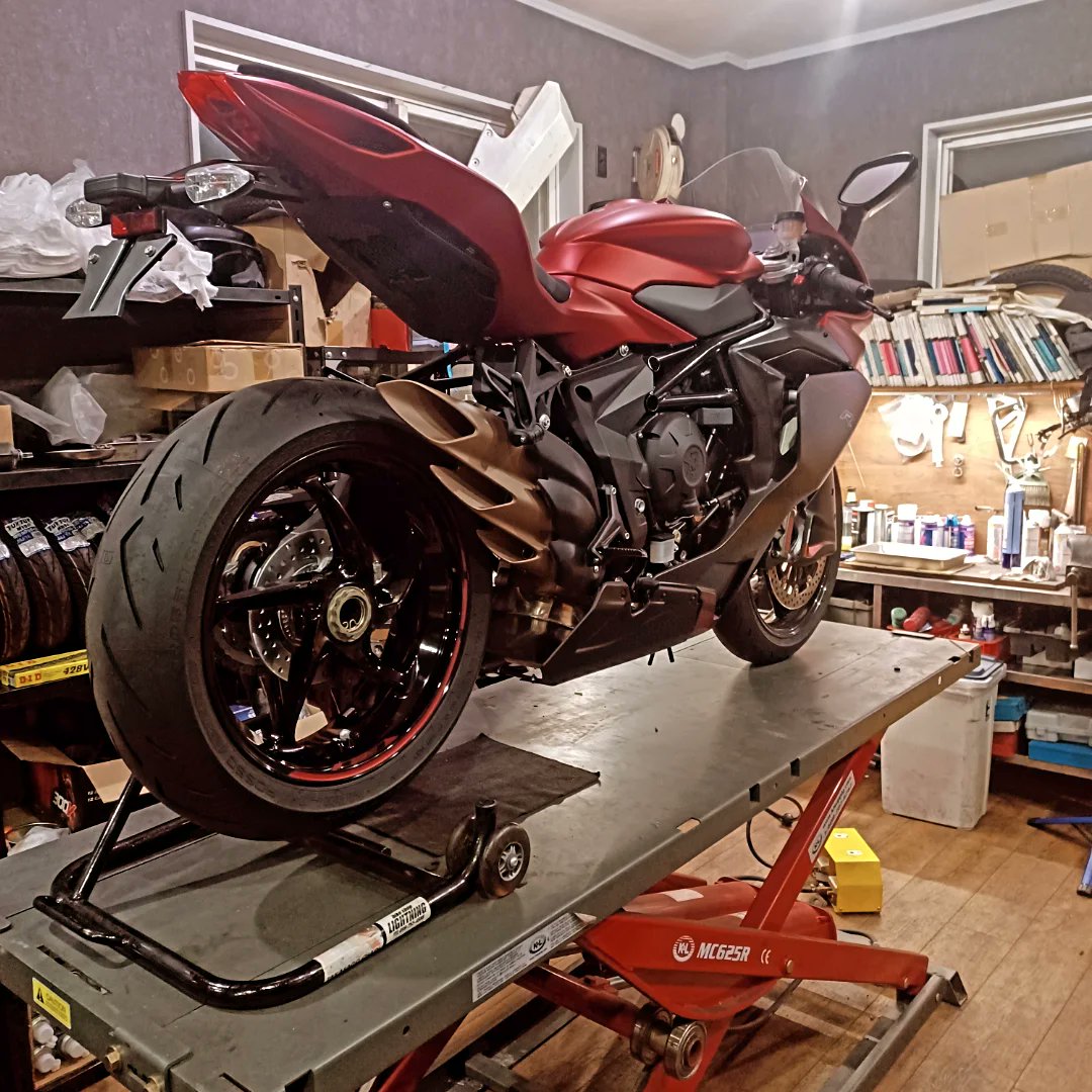 lightning_jyo's tweet photo. MVAGUSTA
F3RR
ご成約ありがとうございます

真心込めて整備させていだきます！

#MVアグスタ
#F3RR
#バイクショップライトニング
#鹿児島
#納車整備 https://t.co/4bXyJJl6gb