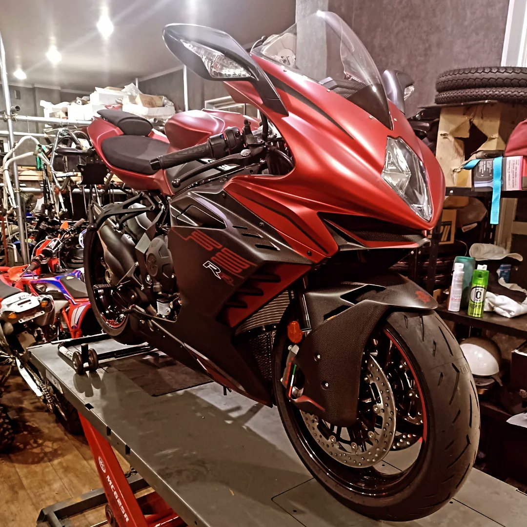 lightning_jyo's tweet photo. MVAGUSTA
F3RR
ご成約ありがとうございます

真心込めて整備させていだきます！

#MVアグスタ
#F3RR
#バイクショップライトニング
#鹿児島
#納車整備 https://t.co/4bXyJJl6gb