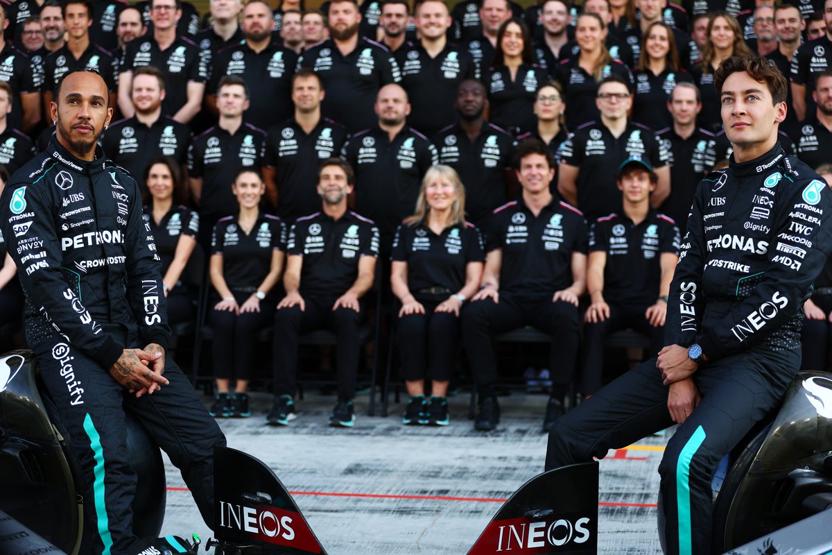 F1's tweet photo. End of an era 🥲

#F1 #AbuDhabiGP @MercedesAMGF1 https://t.co/7v88cocux6