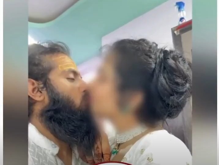 AsmaOfficial211's tweet photo. New viral video of indian 🇮🇳 baba je https://t.co/qQINpfgWmQ