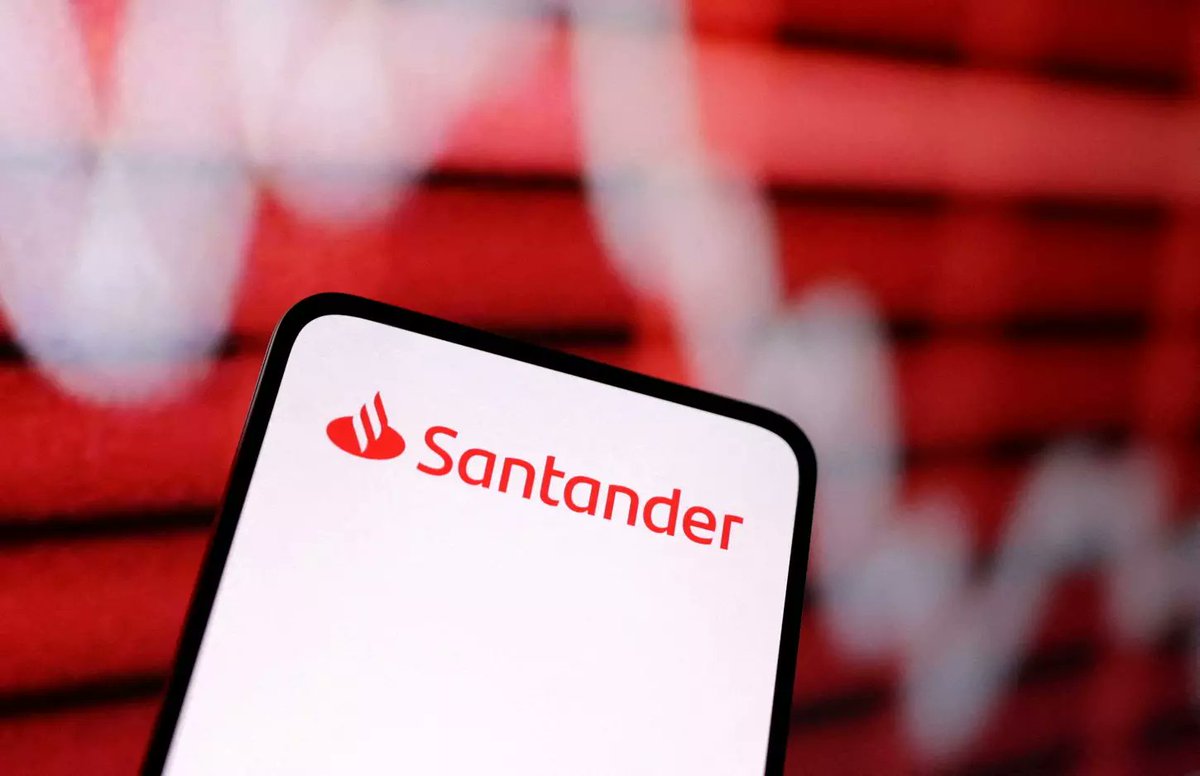 ¿Quieres ganar 400€ extra? Cambia tu nómina al Banco Santander y disfruta de una cuenta sin comisiones. 💶💼 s.mtrbio.com/aqwmhqmtpm