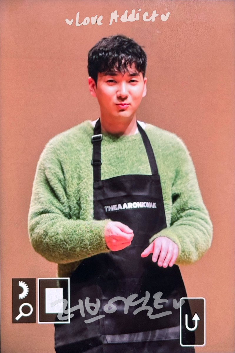 LoveAddict_0315's tweet photo. 241205 시그팬싸 프리뷰 아론
오늘 너무 압도적 바보 (positive)

#Aaron #곽아론 https://t.co/WhJRF2fV7j