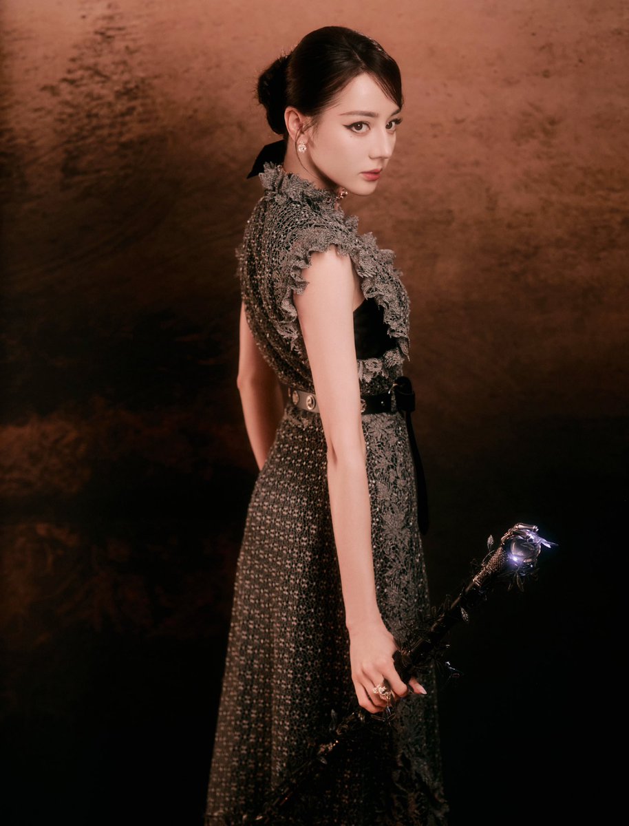 #Dilireba for Dior Christmas light up event in Shanghai

More - weibo.com/6269329742/510…

#dilraba