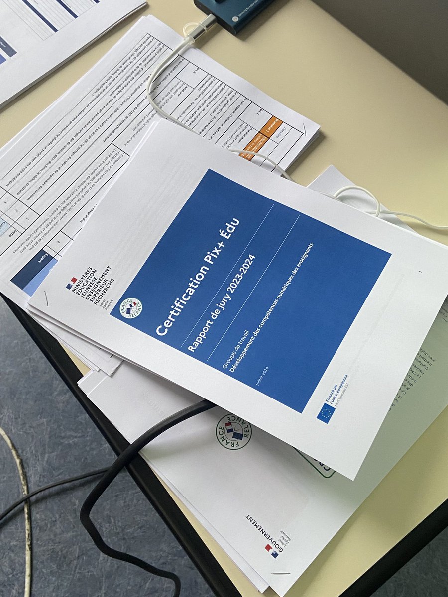 Drane_ot's tweet photo. 👩💻#pix+edu : développer et certifier ses compétences numériques #CRCNE !
Des stagiaires de l’@ac_orleanstours détenteurs du volet 1 automatisé de Pix + Edu en pleine préparation du volet 2 ! Merci aux accompagnateurs @CCoulebeau et @NRobert_SVT_OT https://t.co/mQ1V4POZth