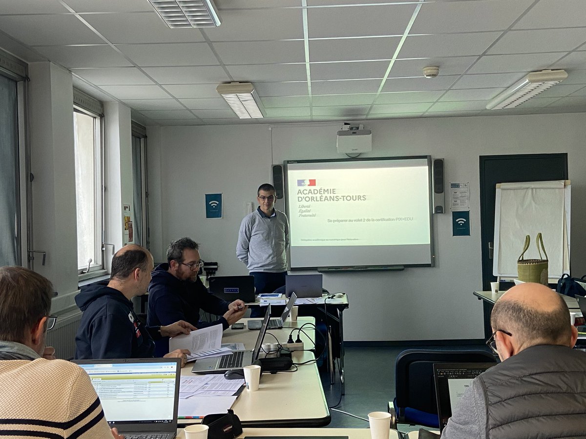 Drane_ot's tweet photo. 👩💻#pix+edu : développer et certifier ses compétences numériques #CRCNE !
Des stagiaires de l’@ac_orleanstours détenteurs du volet 1 automatisé de Pix + Edu en pleine préparation du volet 2 ! Merci aux accompagnateurs @CCoulebeau et @NRobert_SVT_OT https://t.co/mQ1V4POZth