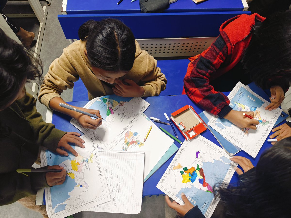 JnvMon's tweet image. 5 December 2024,Celebrating Bhartiya Bhasha Utsav on Mahakavi Subramania Bharati&apos;s birth anniversary! Week🌍✨ Uniting languages and technology, showcasing the power of words in the digital age. #BhashaUtsav #UnityThroughLanguages #DigitalIndia
@EduMinOfIndia
@NVS_HQ @DcShillong