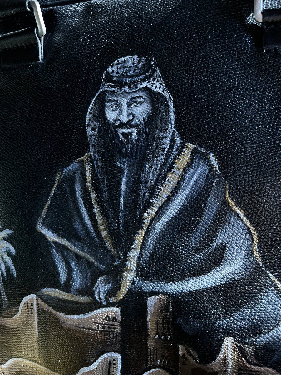 KhunjiAl's tweet photo. Leather paint 
.
.
#MBS #art #leatherpaint #leather #diriyah https://t.co/JNlzNnD5Lz