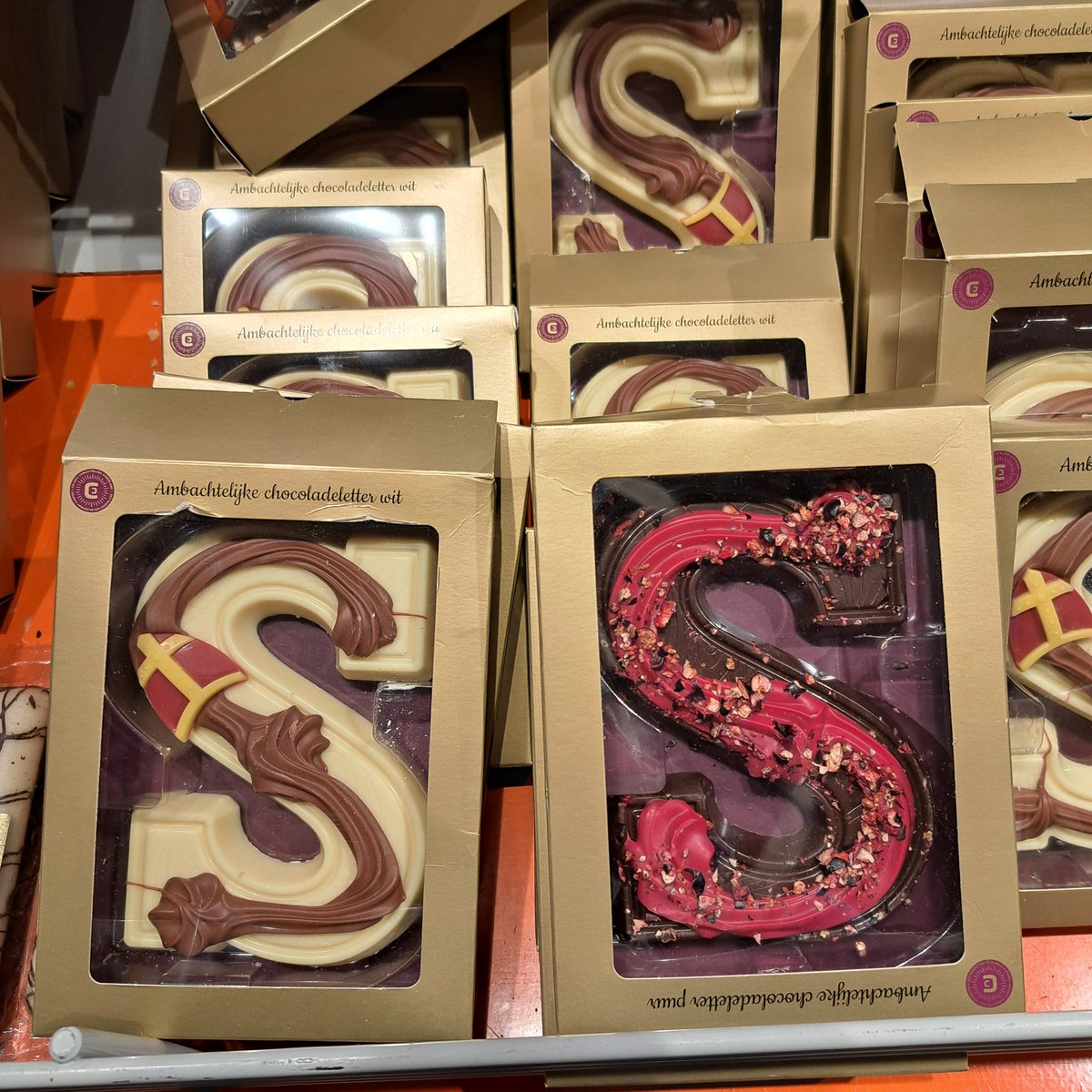 YvonneGrevelink's tweet photo. #foto_adventskalender
#Sinterklaasfeest
@josephiensierag
Eindelijk weer het sinterklaasavondje met allemaal #pakjes, #pieten, #chocoladeletters en #banket! https://t.co/petwndVd5e