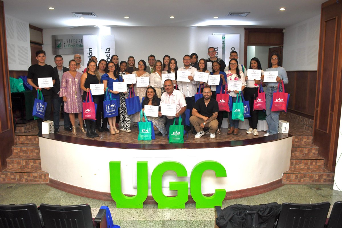 EAMdelquindio's tweet photo. #RedIQ📷I Felicitaciones a los 23 estudiantes y graduados, de las 10 universidades que conforman la RED IQ, por haber culminado con éxito el Seminario Explora y Emprende: seminario taller para crear oportunidades de negocio. 📷 https://t.co/5qt0k4NKem