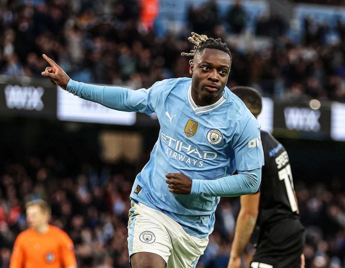 🔵👀 Jeremy Doku: "We're still in December… If they think the Premier League title race is over, let them think it's over”.

“We are going to look game by game, try to win as much as possible”.

“We will see at the end!”, says via <a href="/RichMartinMcr/">Richard Martin</a>.