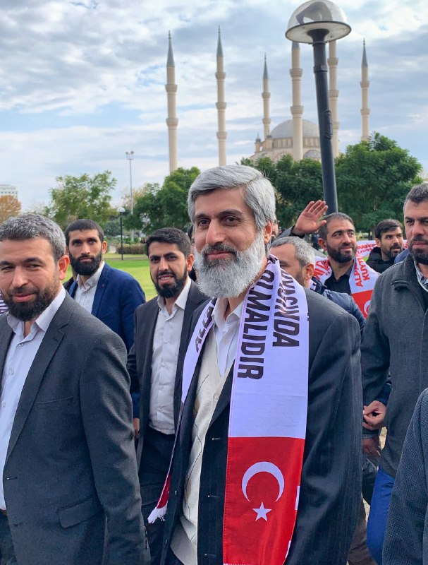 kuytulhoca's tweet photo. TARİHTE BUGÜN | 5 Aralık 2019 

30 Ocak 2018 günü evine yapılan şafak operasyonuyla tutuklanan Alparslan Kuytul Hocaefendi, 312 günü tecrit olmak üzere 2 yıllık haksız tutukluluk sürecinin ardından 5 Aralık 2019'da tahliye edilmişti.

#YargıEliyleZulüm
#Unutturmayacağız https://t.co/sTKK9phaSV