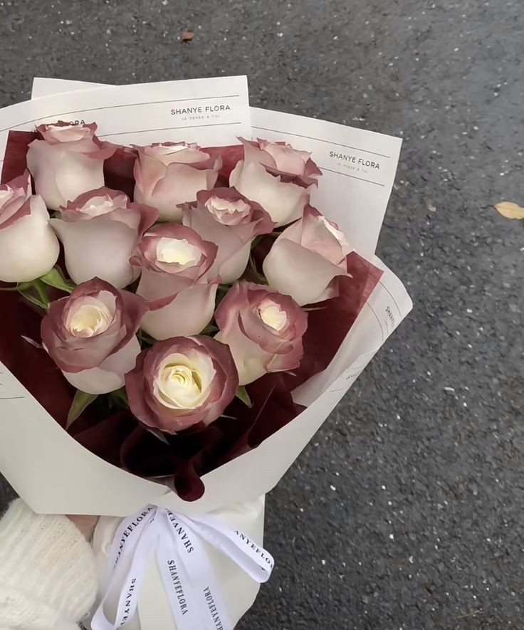 ominjir's tweet photo. KAKAK KAKAK ADEK ADEK TREASUREE SELAMATT CB YAA 🎉
keren banget mv nya daaan lagu nya enak! 
tukerin bunga ini di DM buat claim hadiah yaa 🫶🏻 @Yoshinorini @yoomnjaehyuk @Tramis @hrutot @chyusuk @Jihooenz @parkjihoocns @jeongvvox @sjumghwan @stjunghwan https://t.co/YJ6kUI98PN