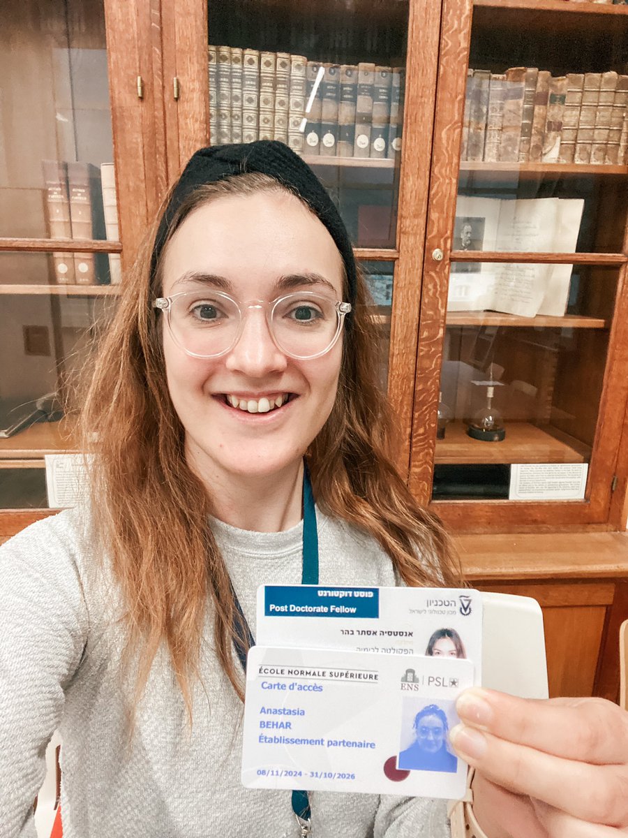 anagolda10's tweet photo. A very delayed but important update:

🌟 I’ve started my Post-Doctoral Fellowship at the @ENS_ULM

While you enjoy this happy 😃 of mine, try to guess what experiment was set in the flask behind me in 1860! by Louis Pasteur⚗️

🥐 on my 1️⃣ visit 🏡🇮🇱 for the 🥇 person to guess https://t.co/h29cWcI2WW