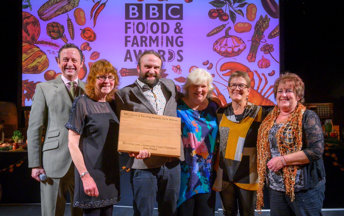 BBCFoodProg's tweet image. The @BBCMorningLive Community Food Hero award went to @TheEthicalChef who was presented his chopping board by judge @Mattallwright