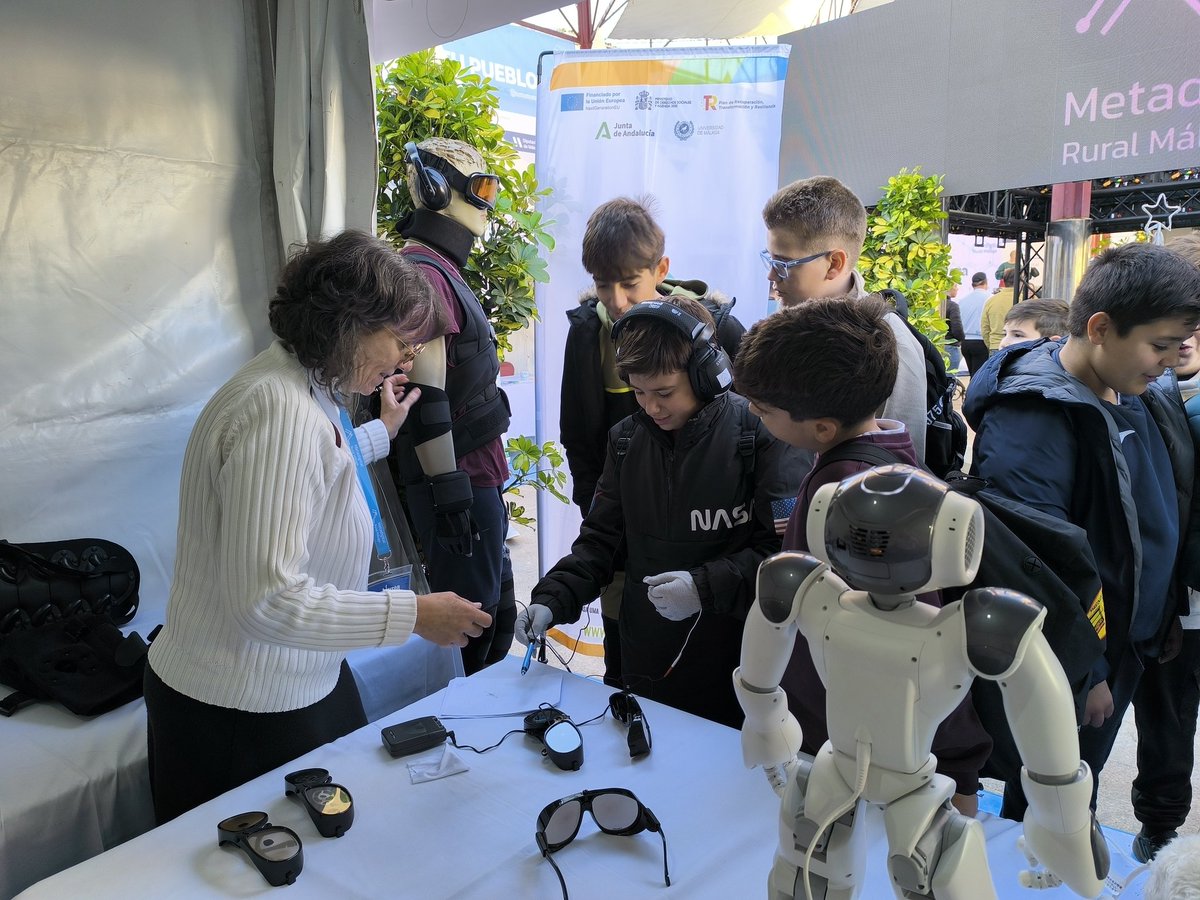 lanoria_mlg's tweet photo. 🔝La Feria #MetaDigitalRural Málaga hoy en el municipio de #Teba- @ConoceTeba.

🤖Zona expositiva con 12 stands con lo último en tecnología 👉🏻robots, videojuegos con impacto, drones, impresión 3D, Inteligencia Artificial y muchas más propuestas de la mano de diferentes entidades. https://t.co/FD4gIF5I1q